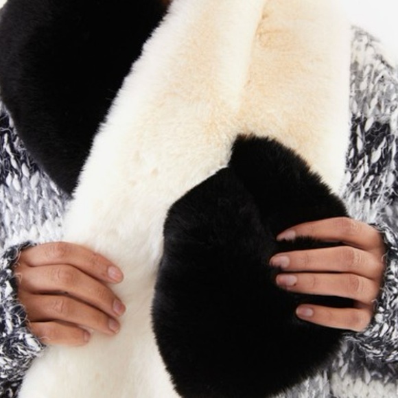 APPARIS Faux Fur Stole & Faux Fur Earmuffs Set In White/Black - Picture 4 of 12